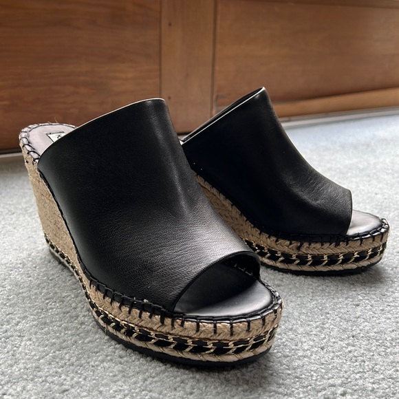 Karl Lagerfeld Paris
Carina Leather Platform Espadrille Wedges - Picture 7 of 10